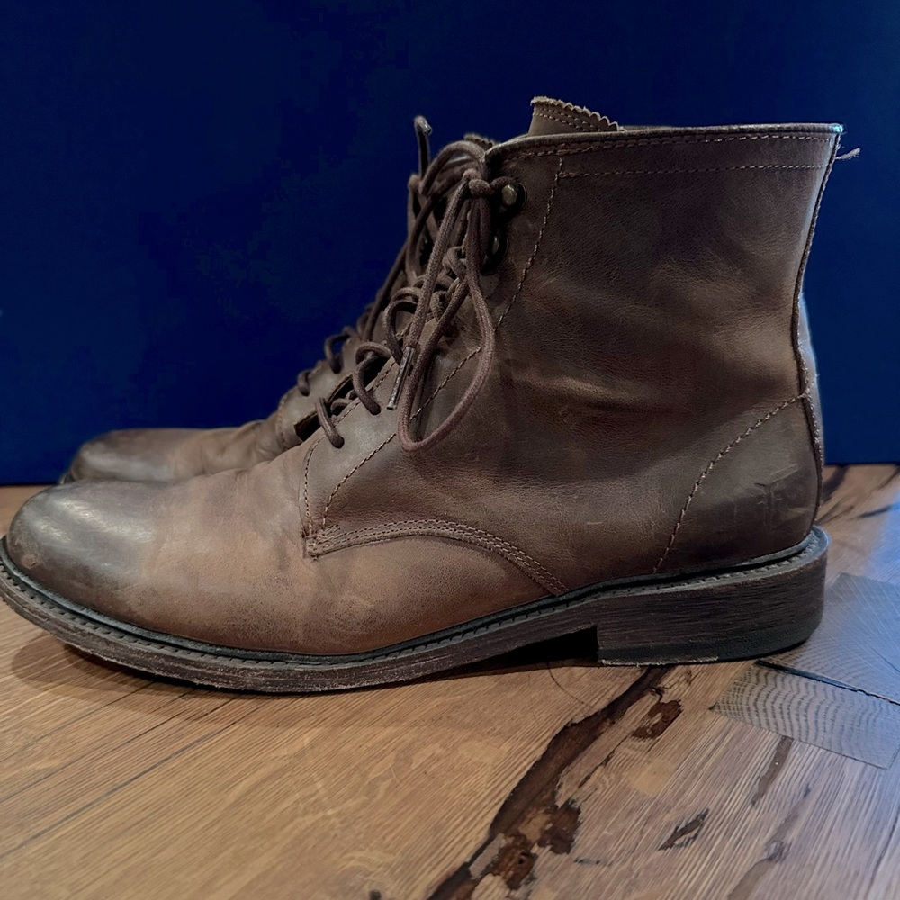 Frye James Lace Up boots